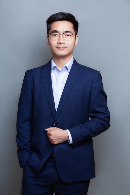 饶刚 包装与印刷设计负责人